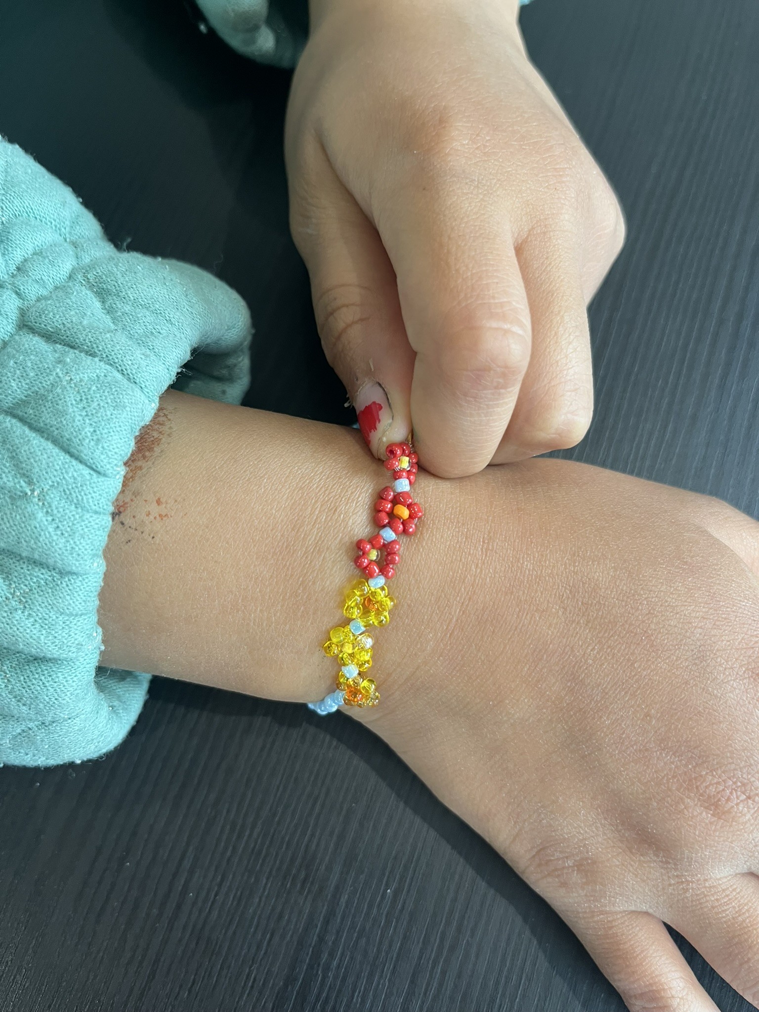 o-ptits-coins-bracelet-fleurs-en-perles_83af511a-e9bb-4990-b24b-72b516fdcc1b_1_102_o.jpeg